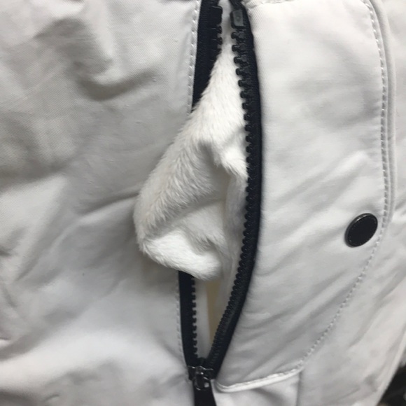 NWT,1 MADISON EXPEDITION Fur Trim parka white - Picture 15 of 17